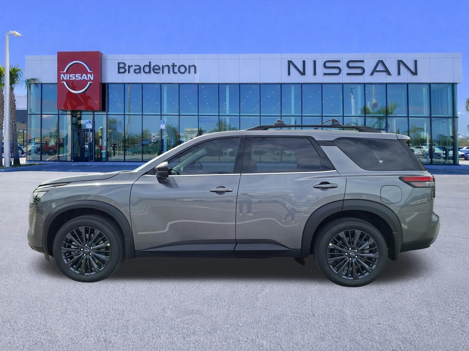 New 2026 Nissan Pathfinder SL SUV