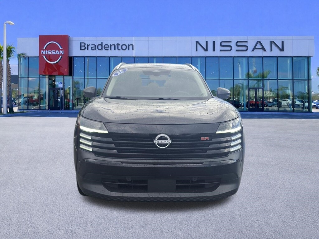 Used 2025 Nissan Kicks SR SUV