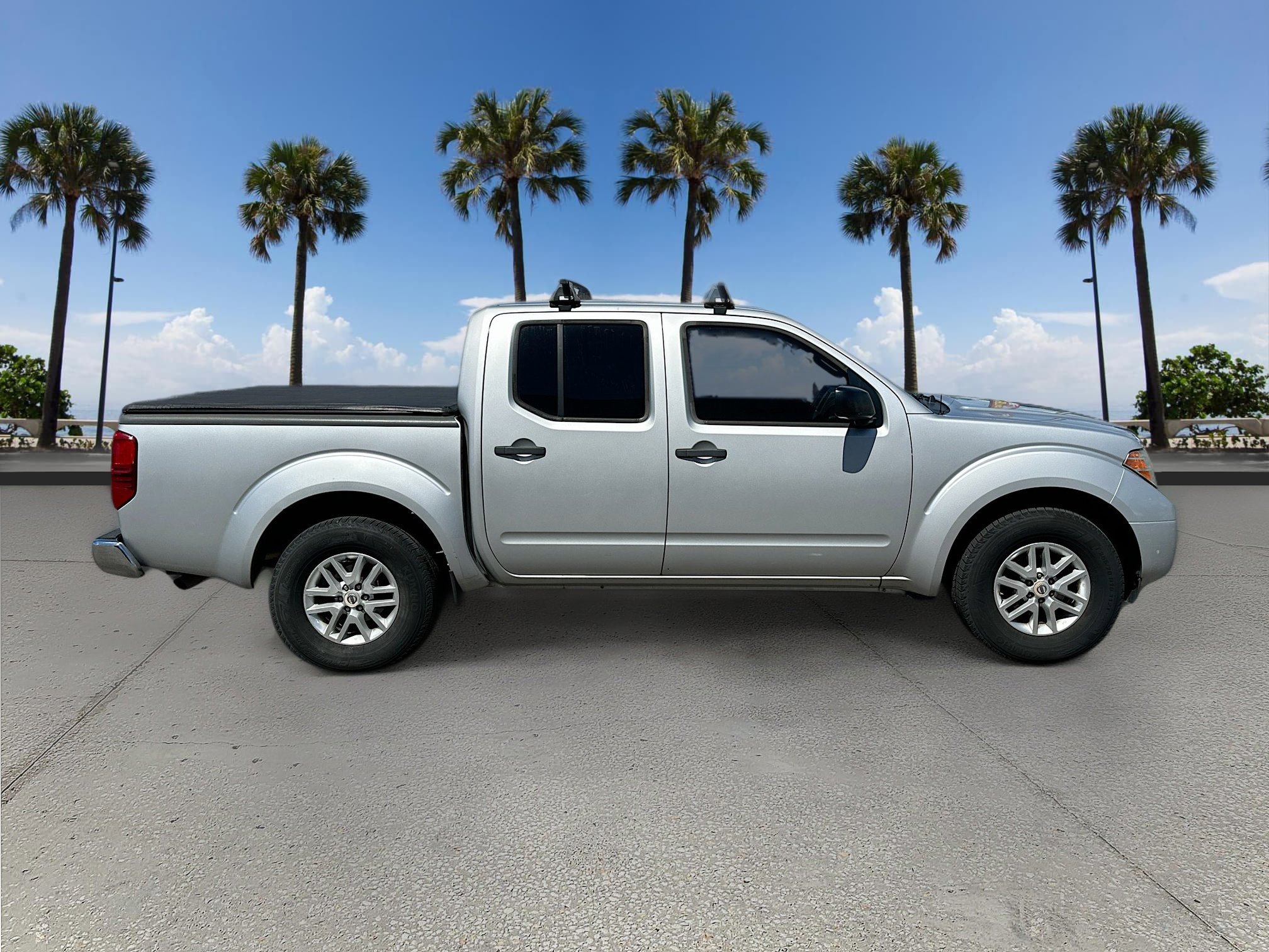 2016 Nissan Frontier SV photo 4