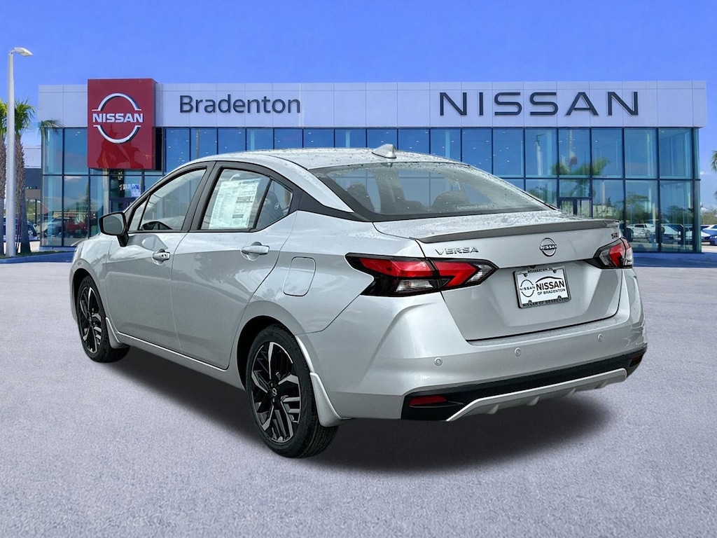 New 2025 Nissan Versa 1.6 SR Sedan