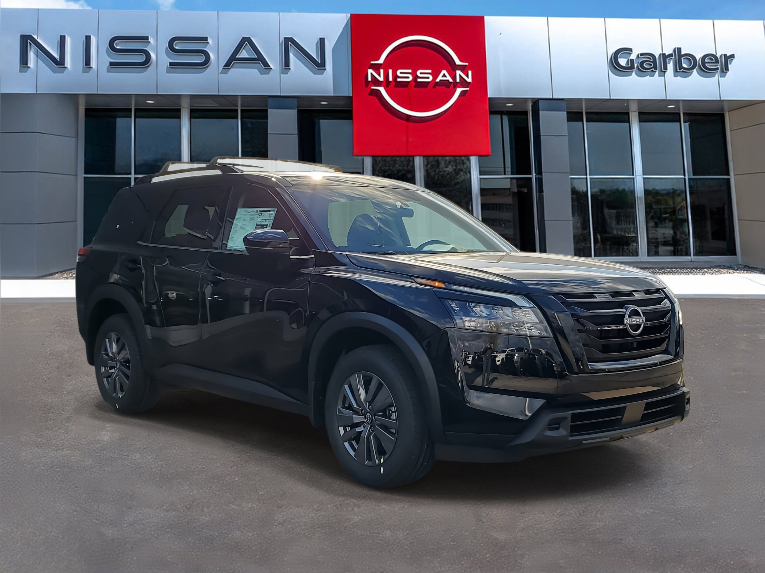 2025 Nissan Pathfinder SV's photo