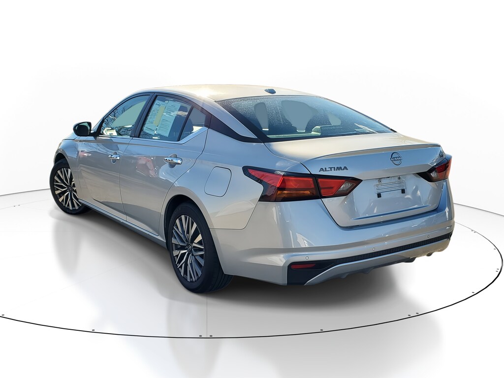 Used 2024 Nissan Altima 2.5 SV Sedan