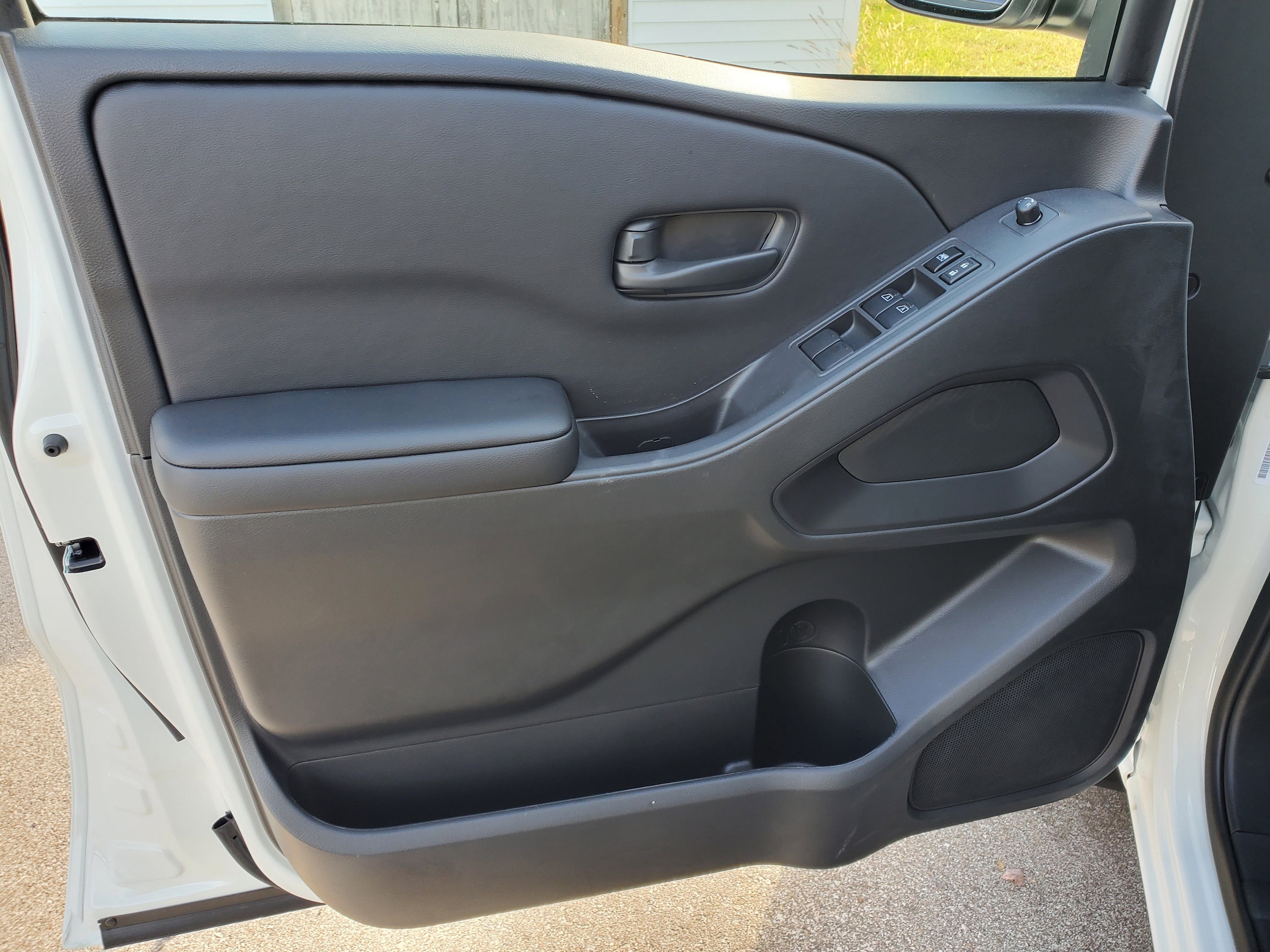 2026 Nissan Frontier SV - Photo 8