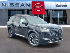 2026 Nissan Pathfinder Platinum SUV