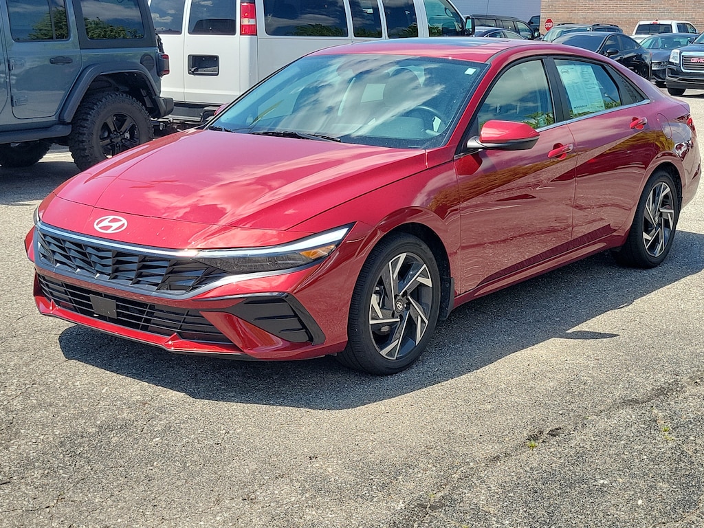 Used 2025 Hyundai Elantra Hybrid Limited Sedan