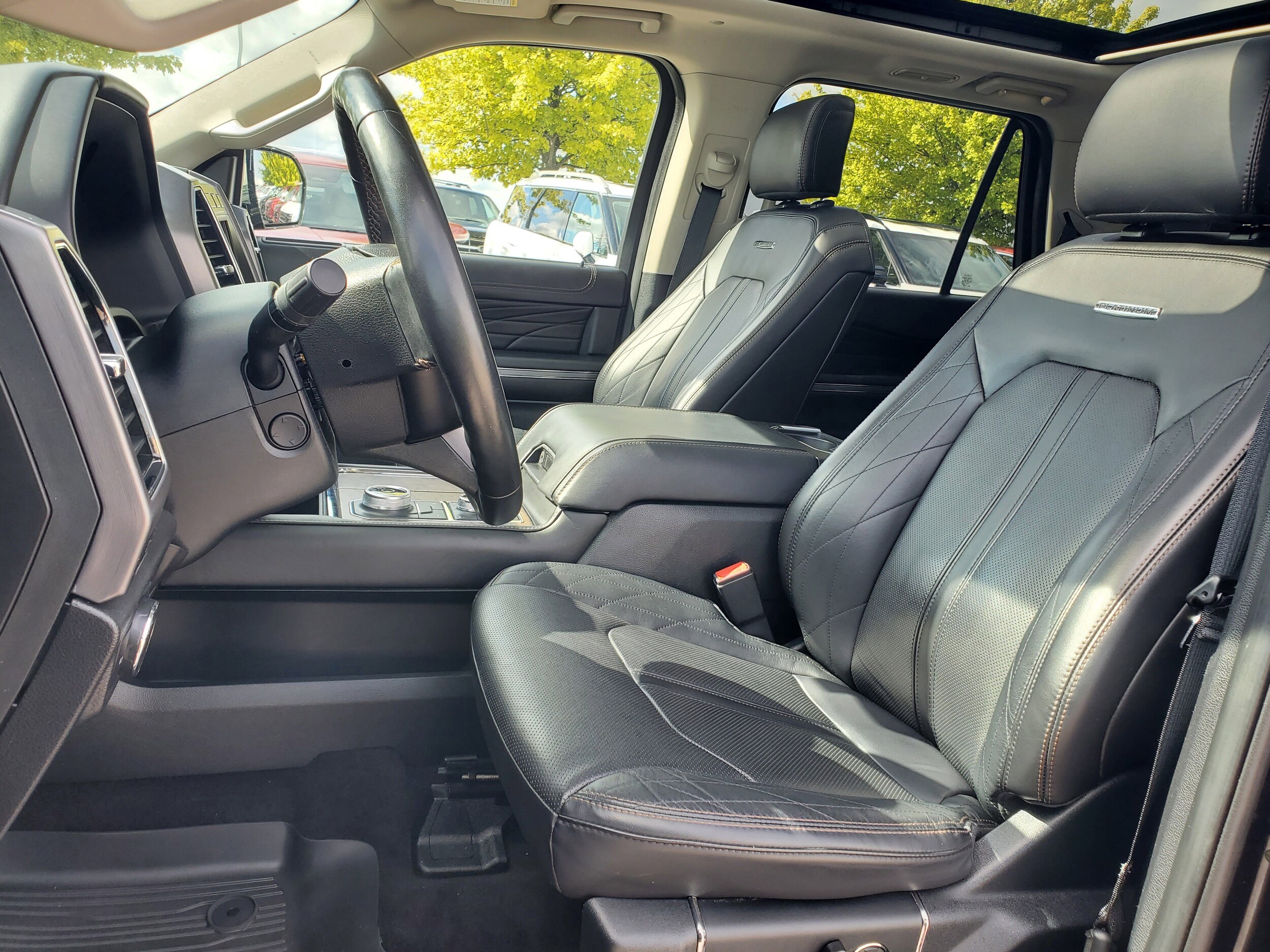 2021 Ford Expedition Platinum photo 4