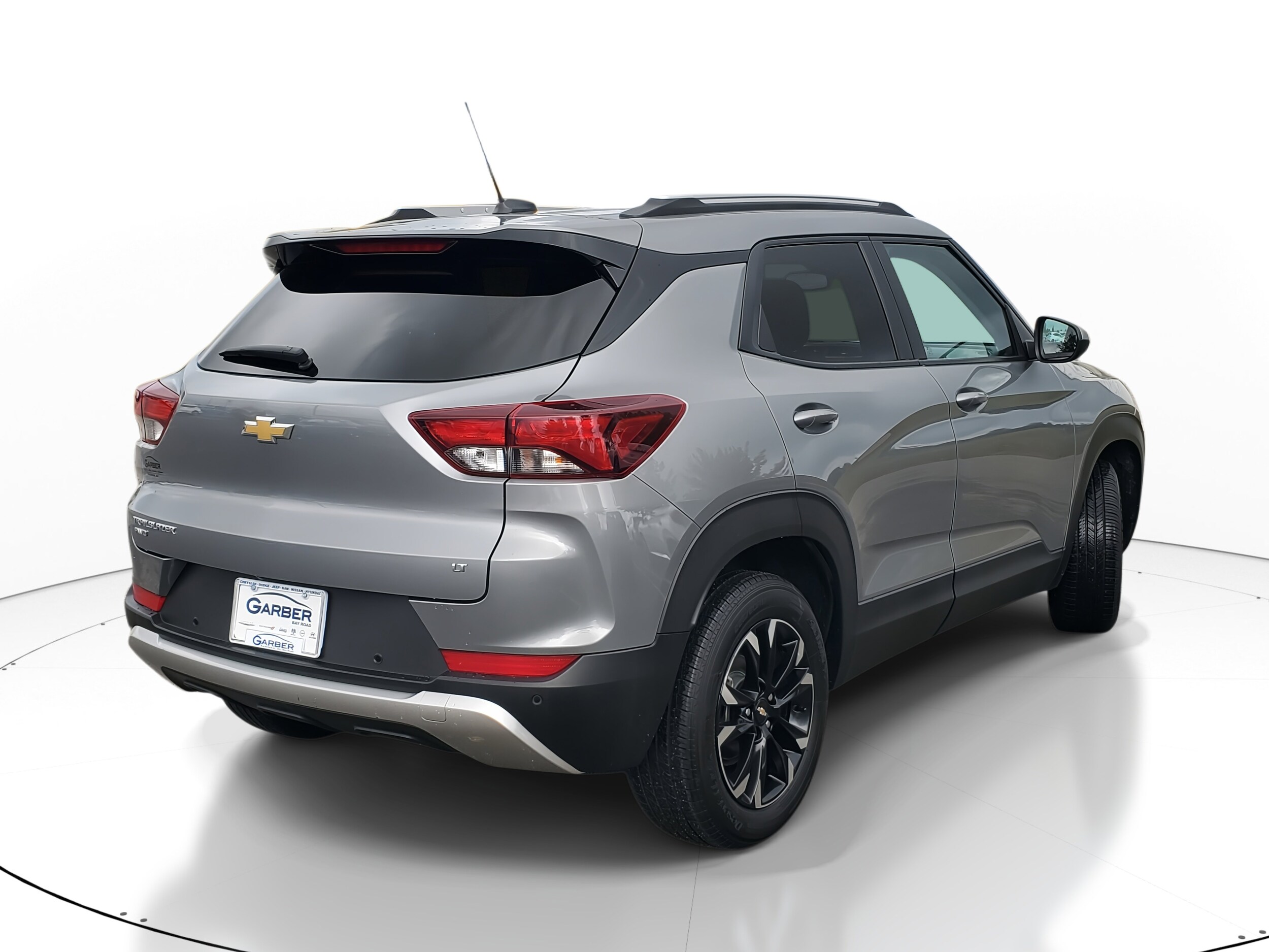 2023 Chevrolet Trailblazer LT photo 2