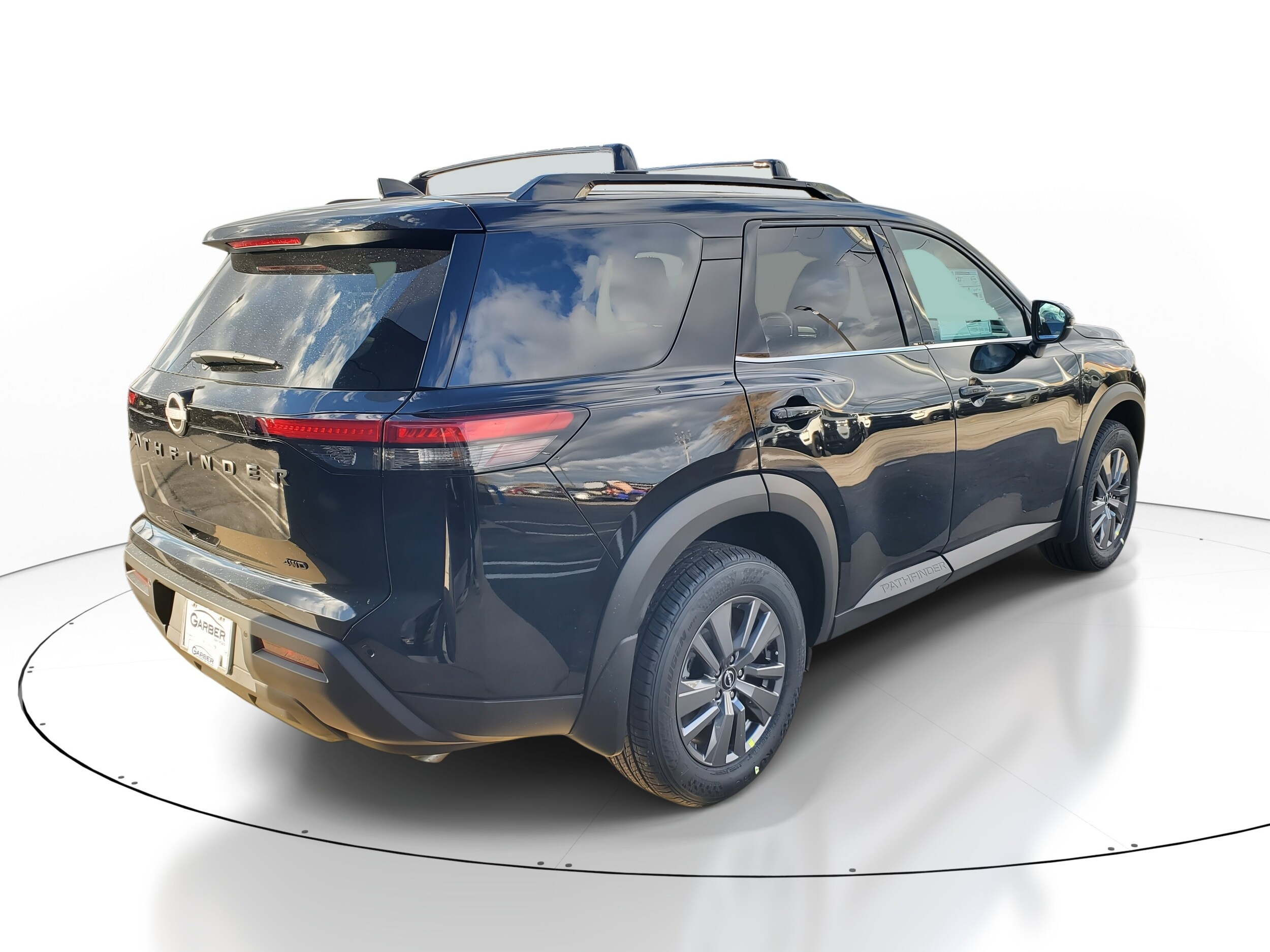 2025 Nissan Pathfinder SV photo 2
