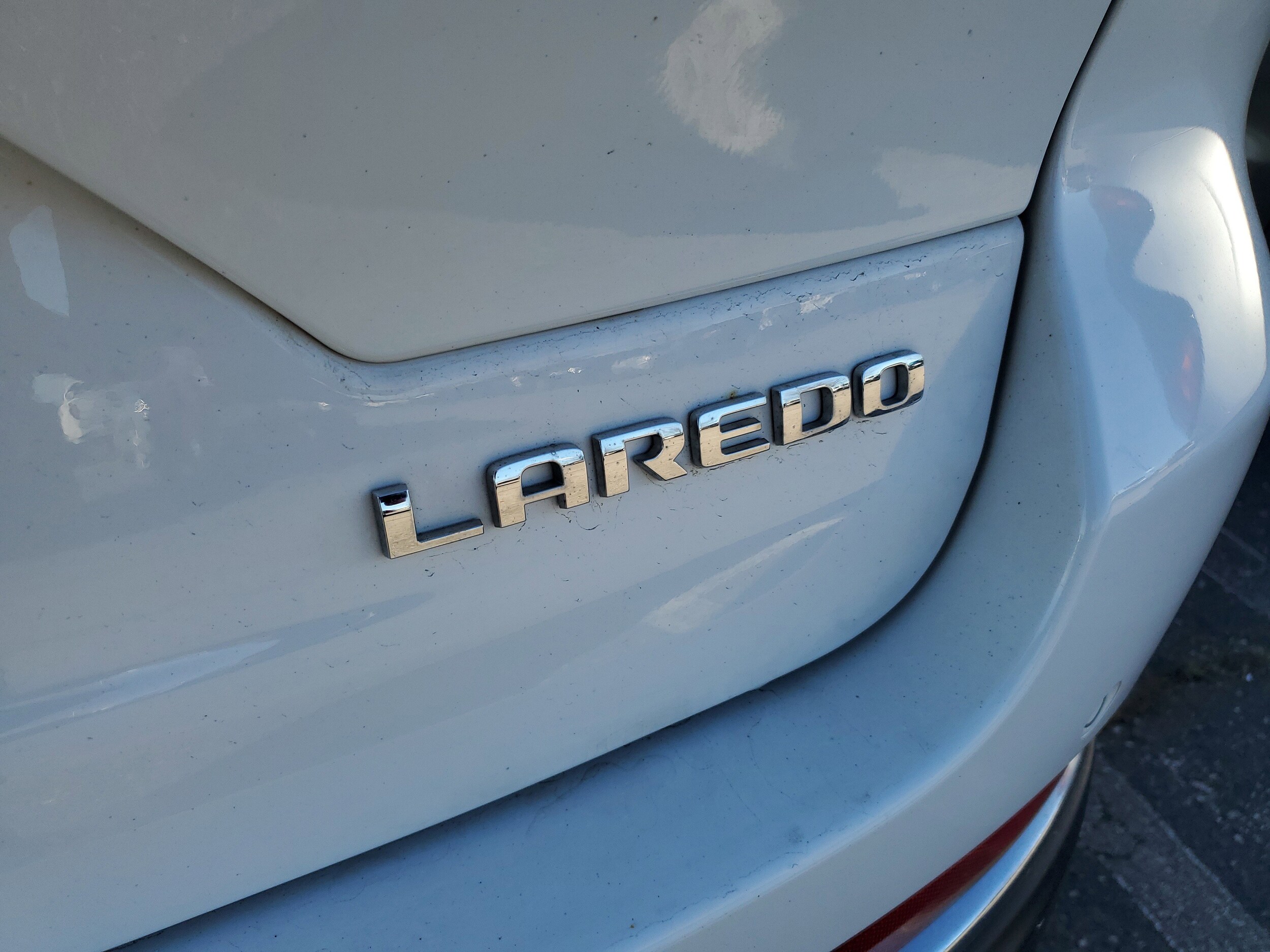 2023 Jeep Grand Cherokee Laredo photo 3