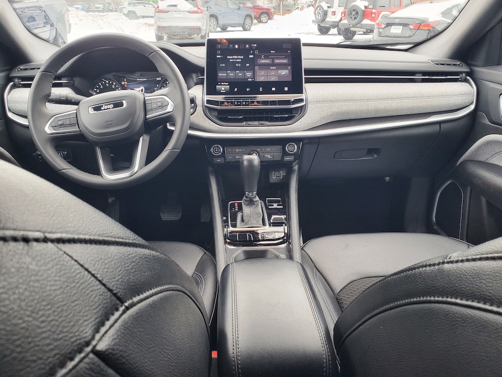 Used 2024 Jeep Compass Latitude SUV