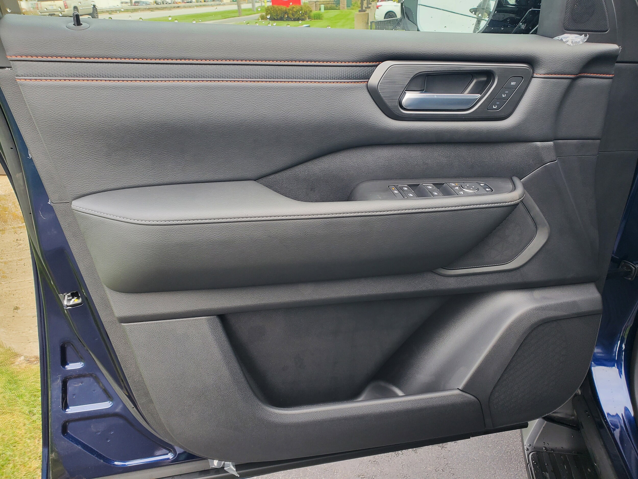 2026 Nissan Armada PRO-4X - Photo 8