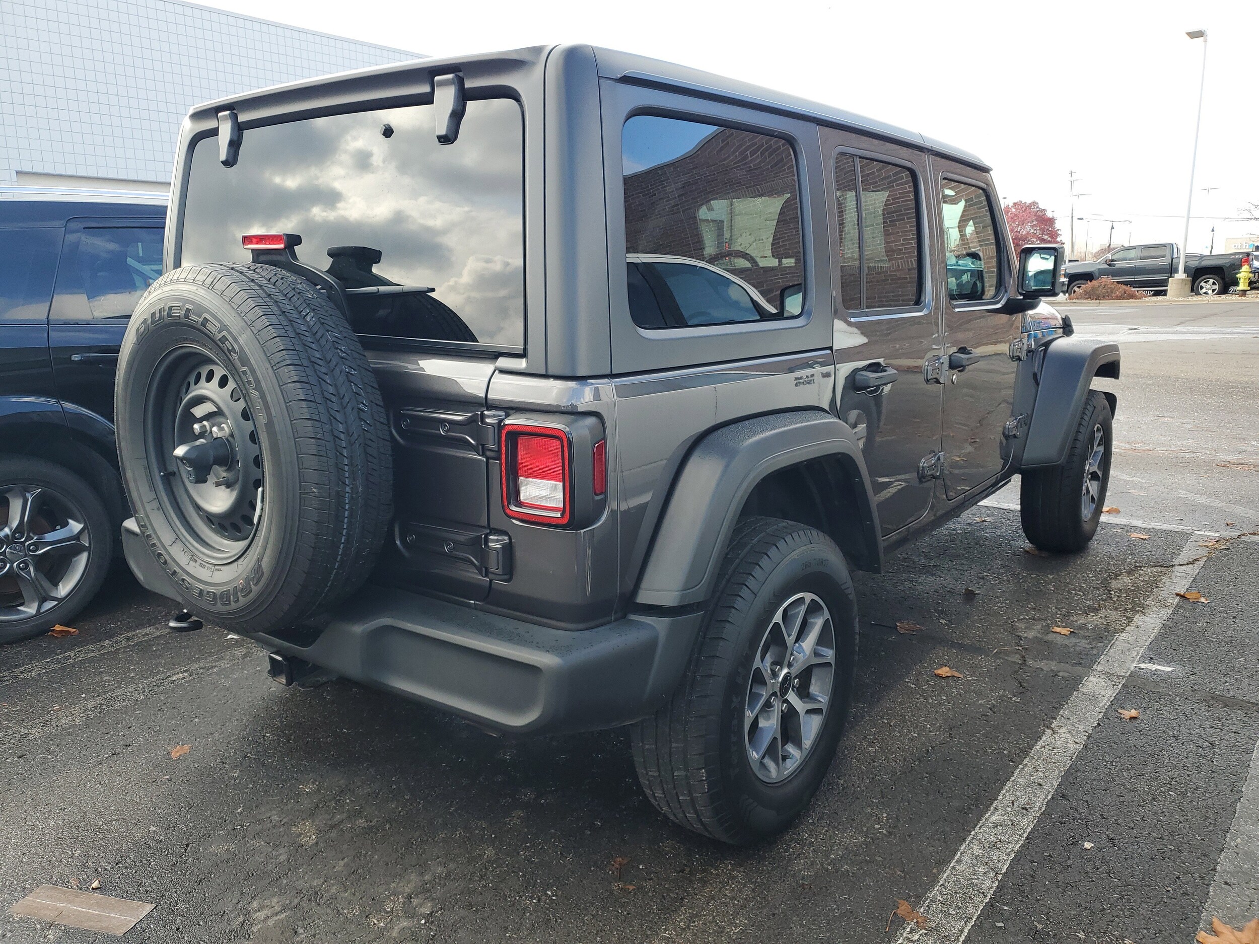 2021 Jeep Wrangler Unlimited Willys photo 3