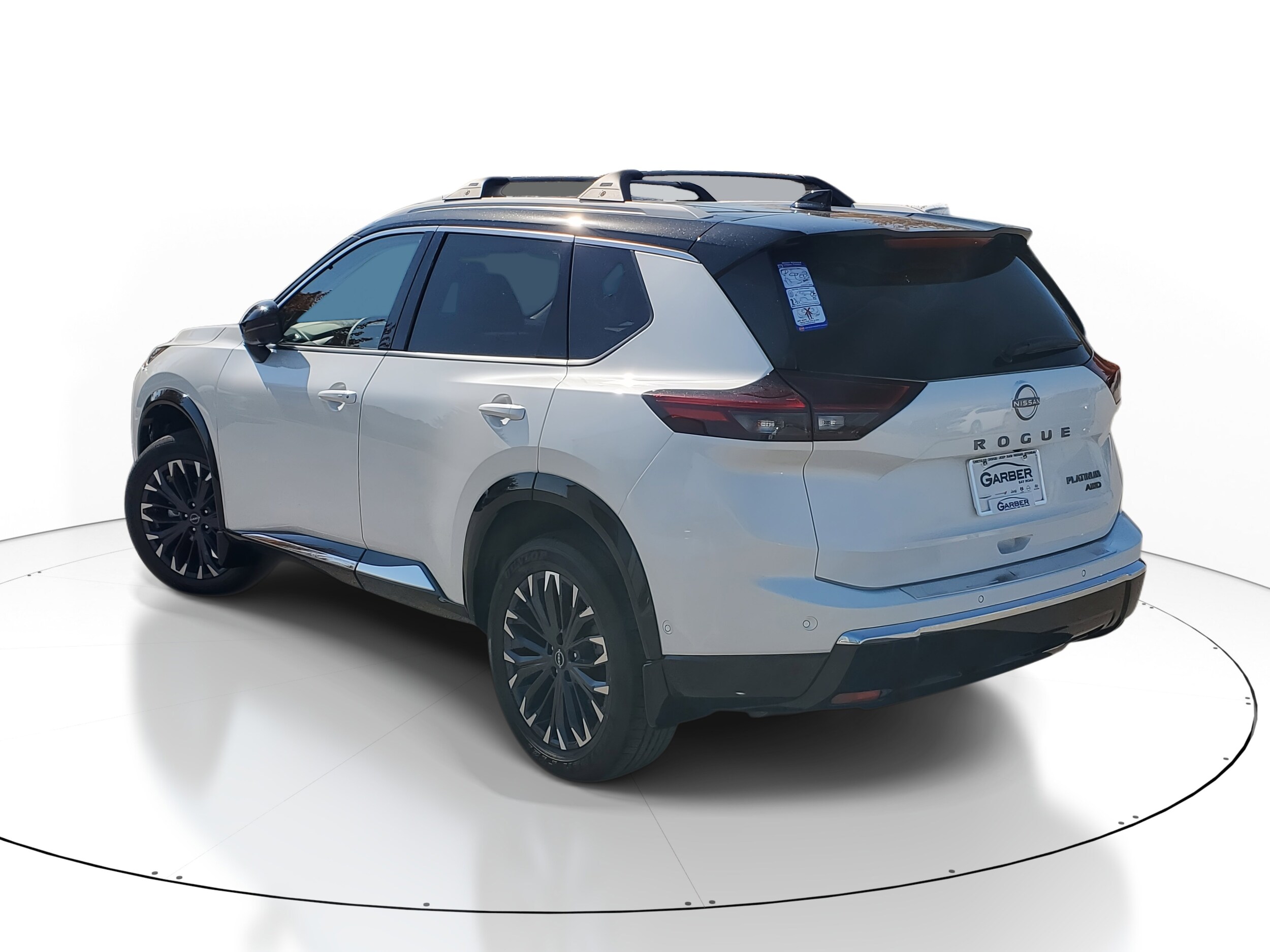 2026 Nissan Rogue Platinum photo 3