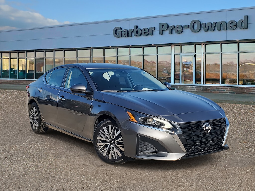 Used 2023 Nissan Altima 2.5 SV Sedan