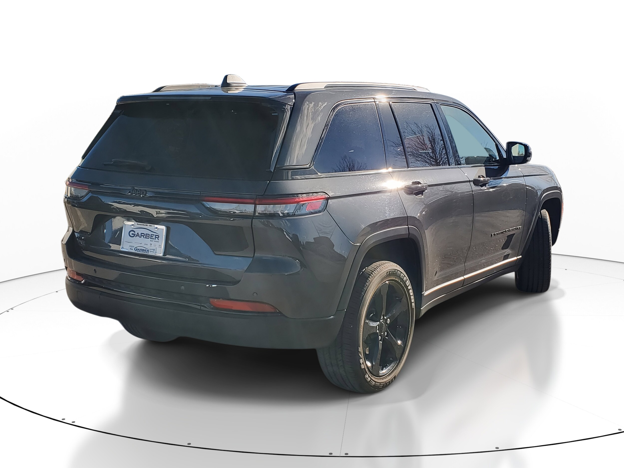 2022 Jeep Grand Cherokee Altitude photo 2
