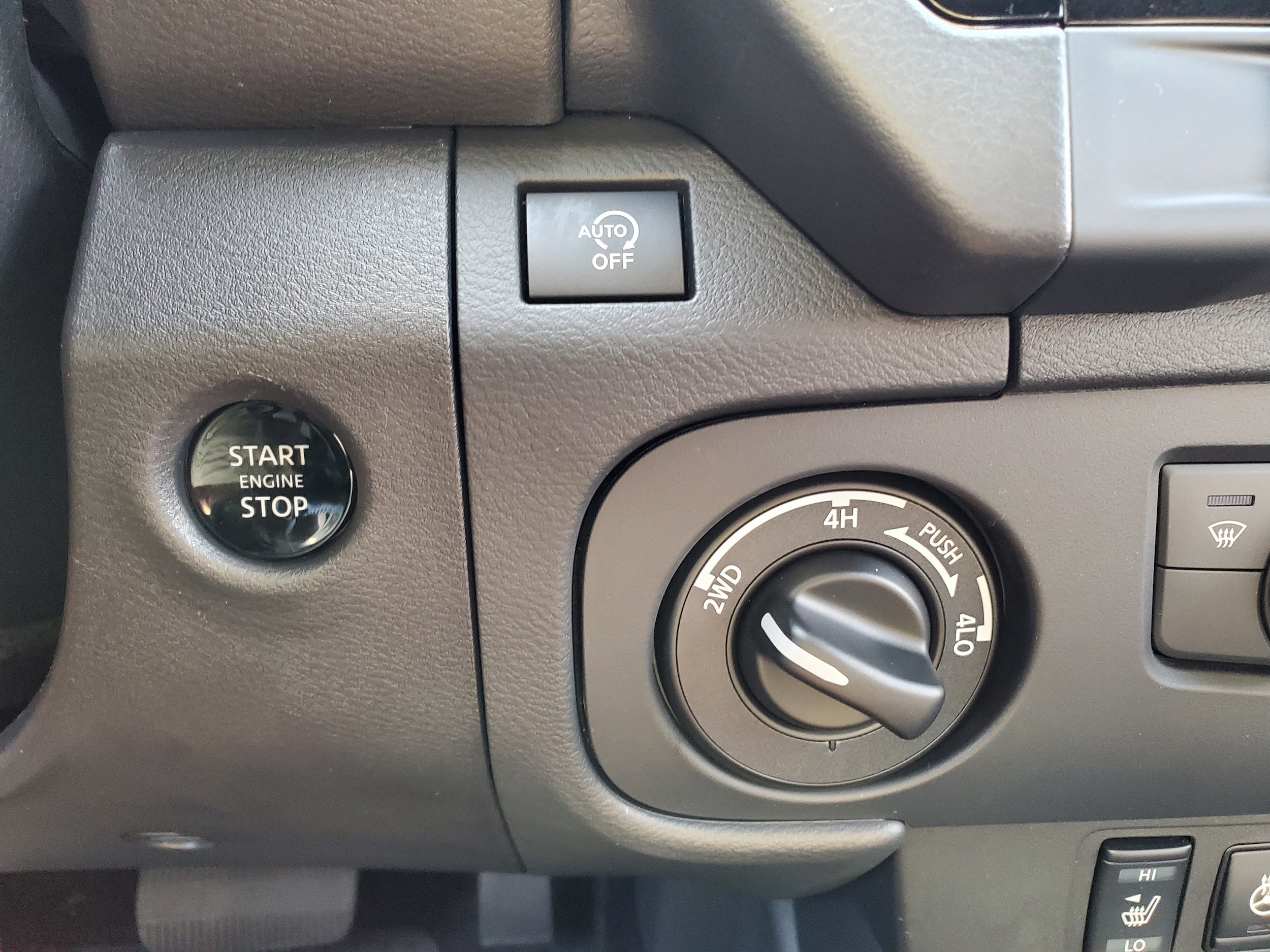 2026 Nissan Frontier SV - Photo 17