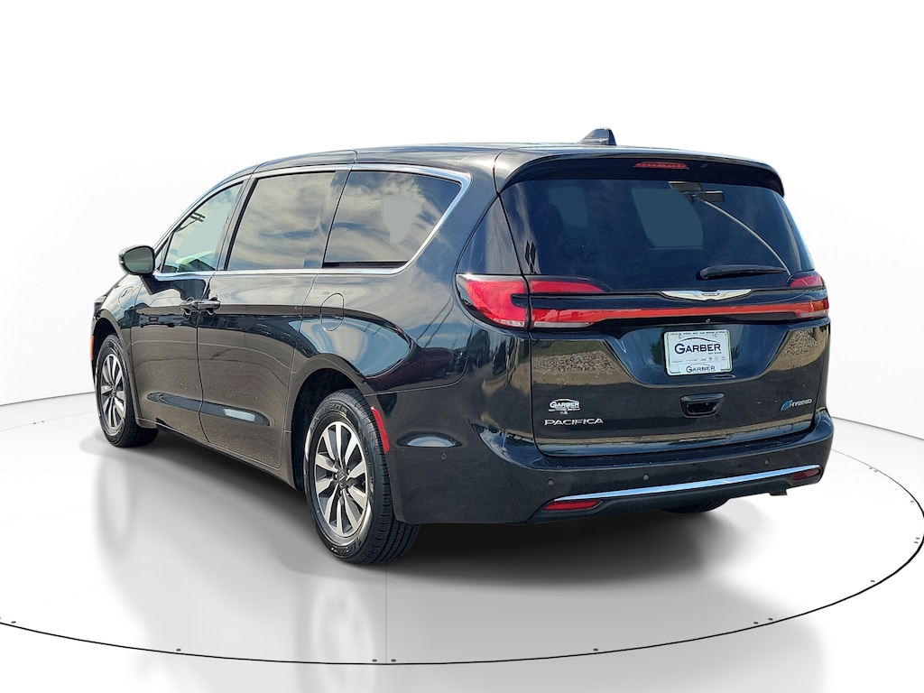 Used 2022 Chrysler Pacifica Hybrid Touring L Van Passenger Van