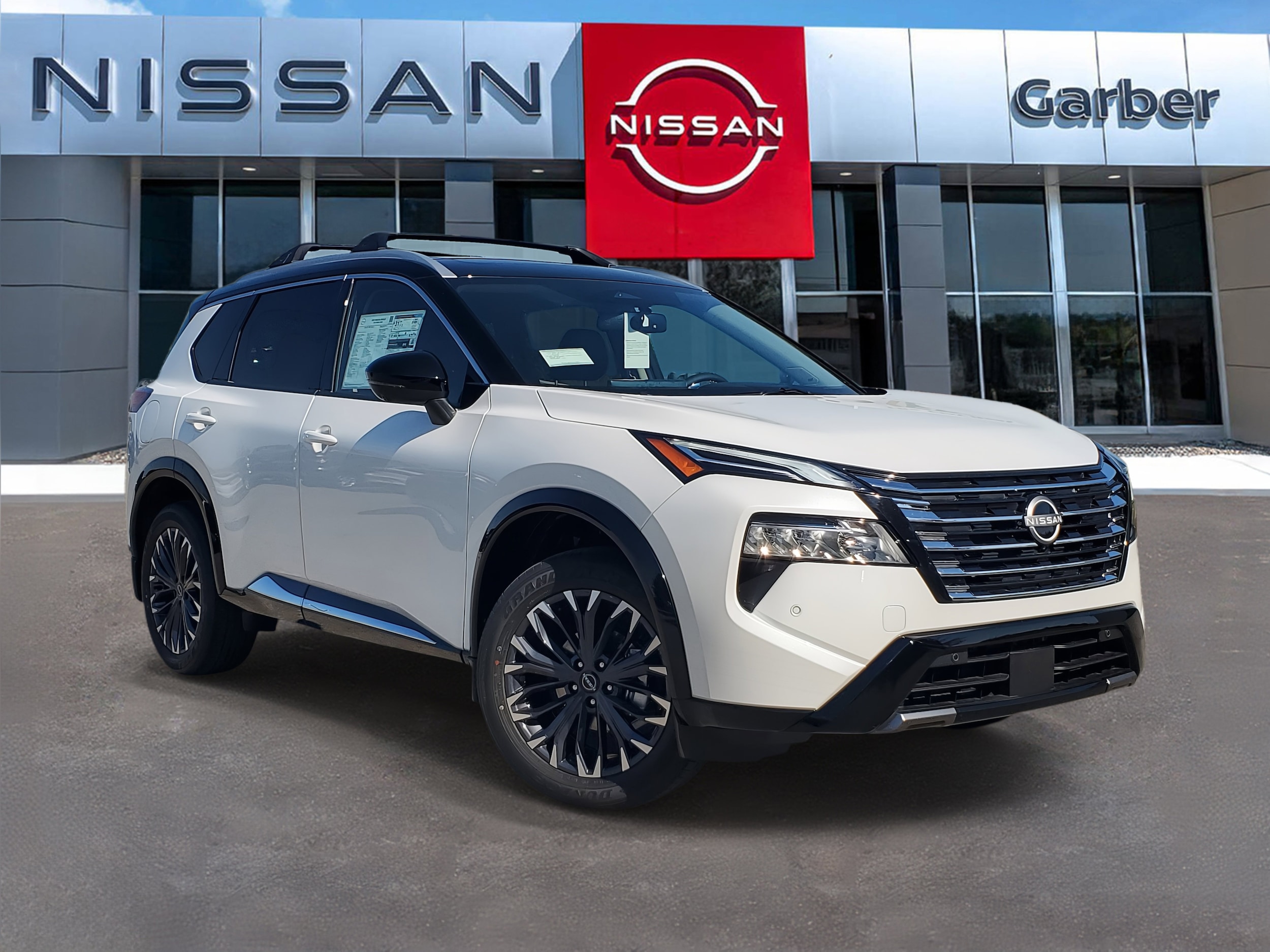 2026 Nissan Rogue Platinum's photo