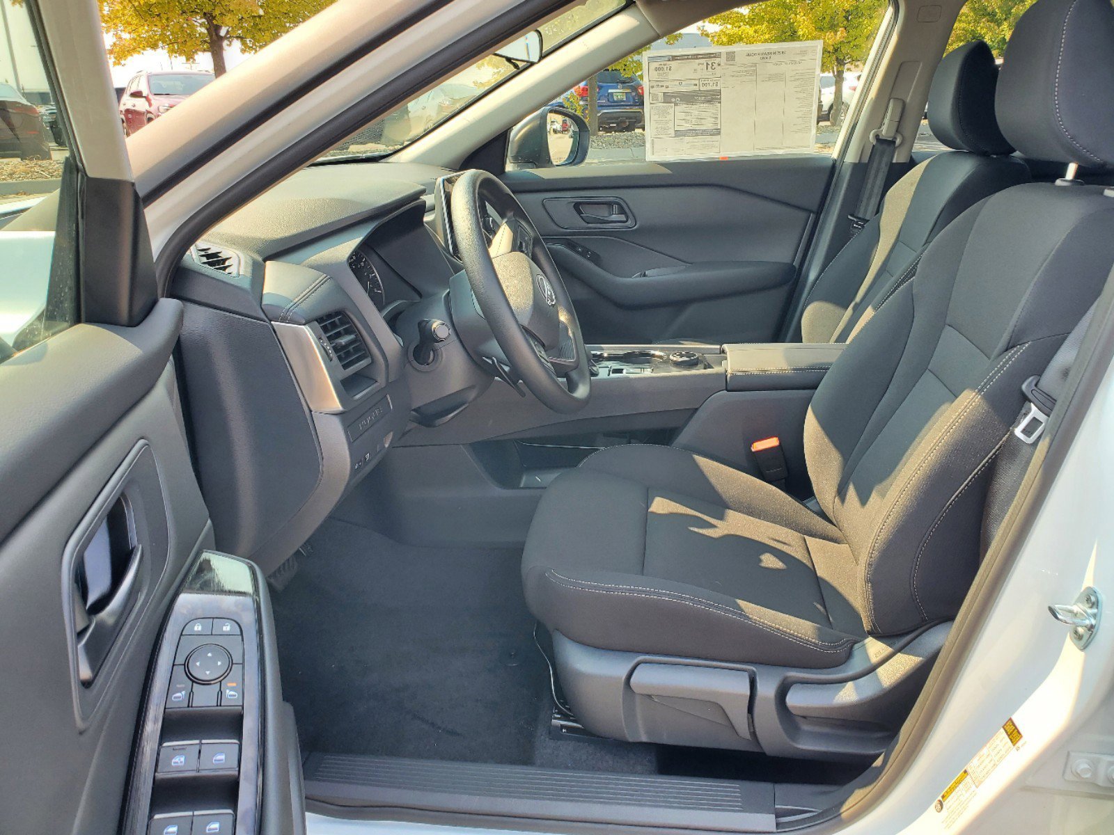 2025 Nissan Rogue S photo 3