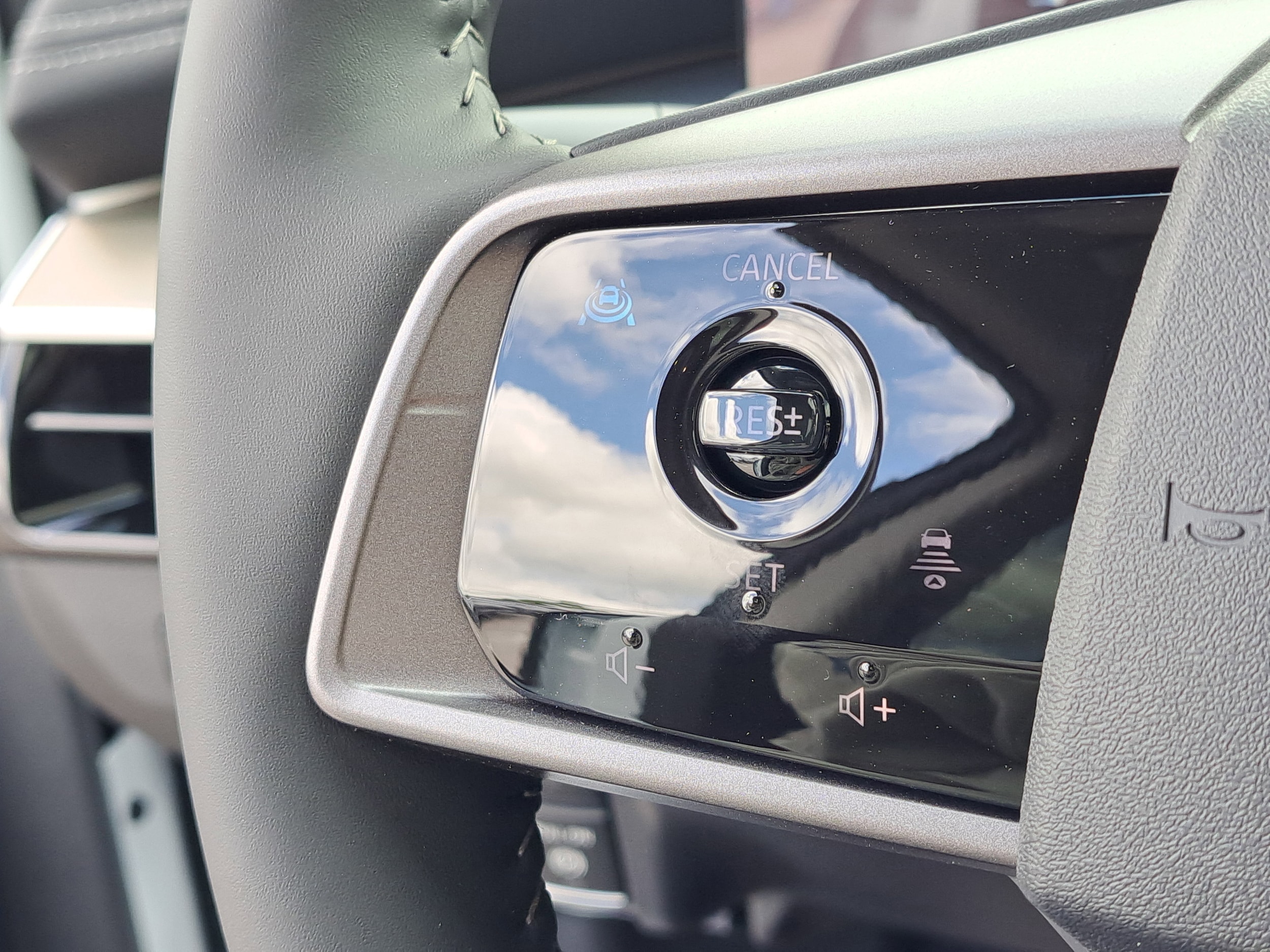 2025 Nissan Murano SL - Photo 10