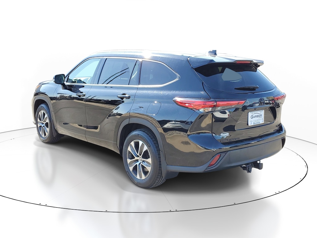 Used 2022 Toyota Highlander XLE SUV