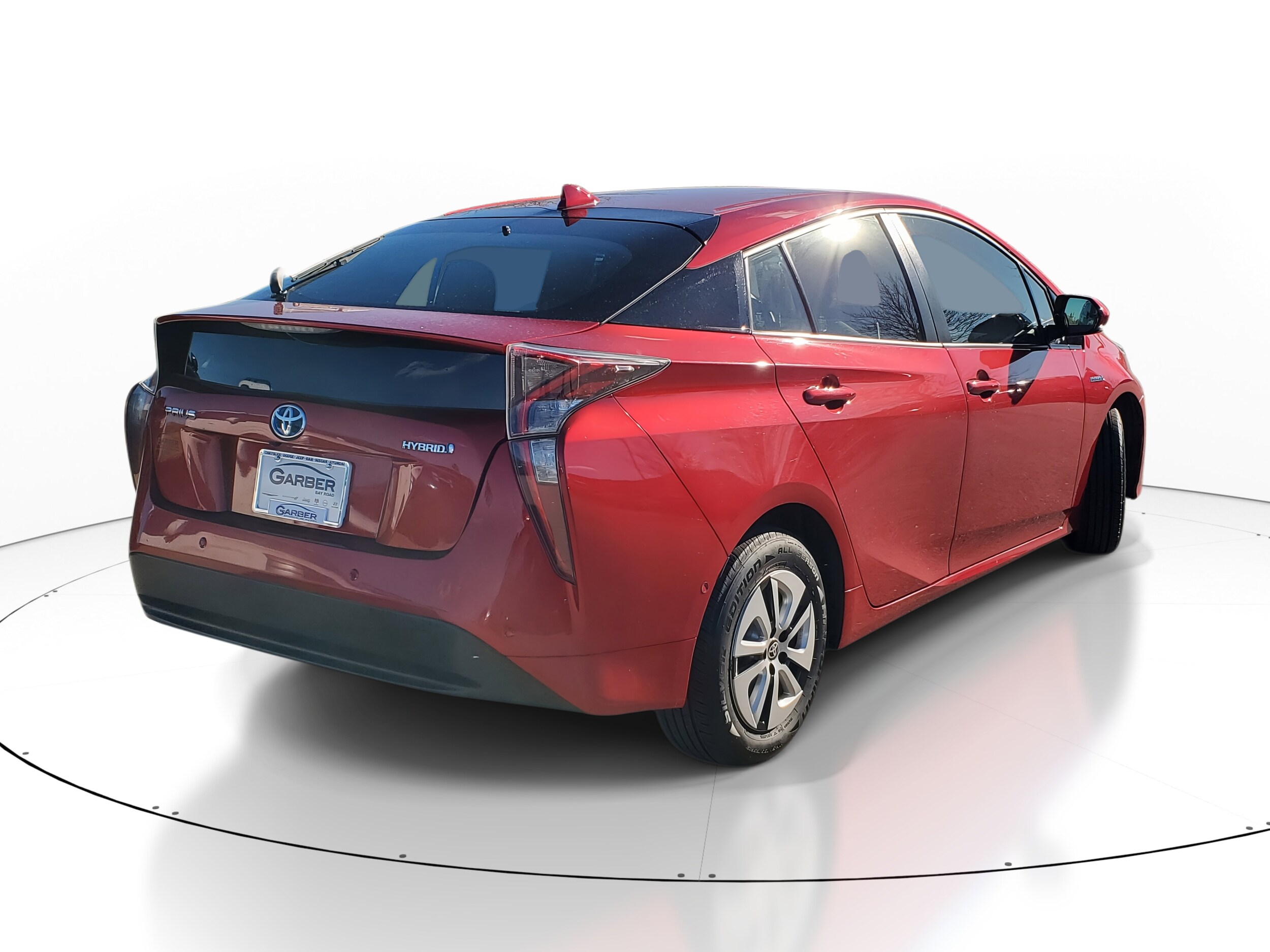 2018 Toyota Prius Three photo 2