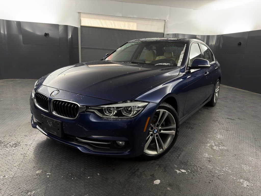 2018 BMW 3 Series 330i's photo