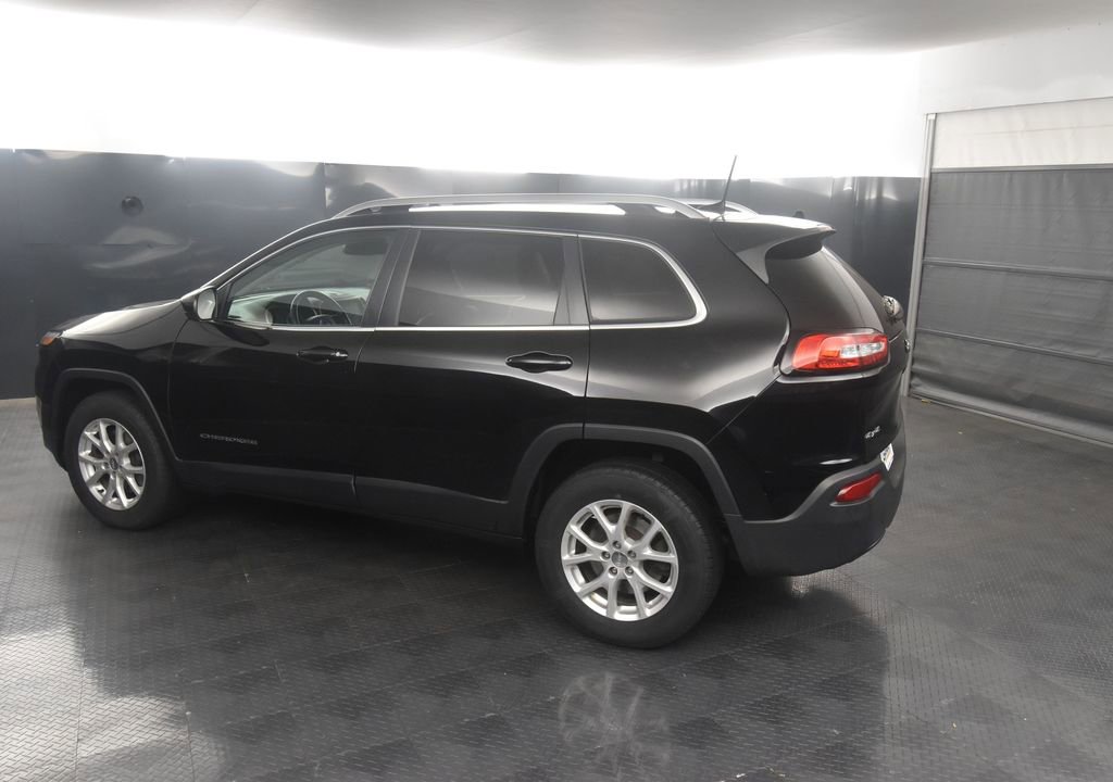 2017 Jeep Cherokee Latitude photo 2