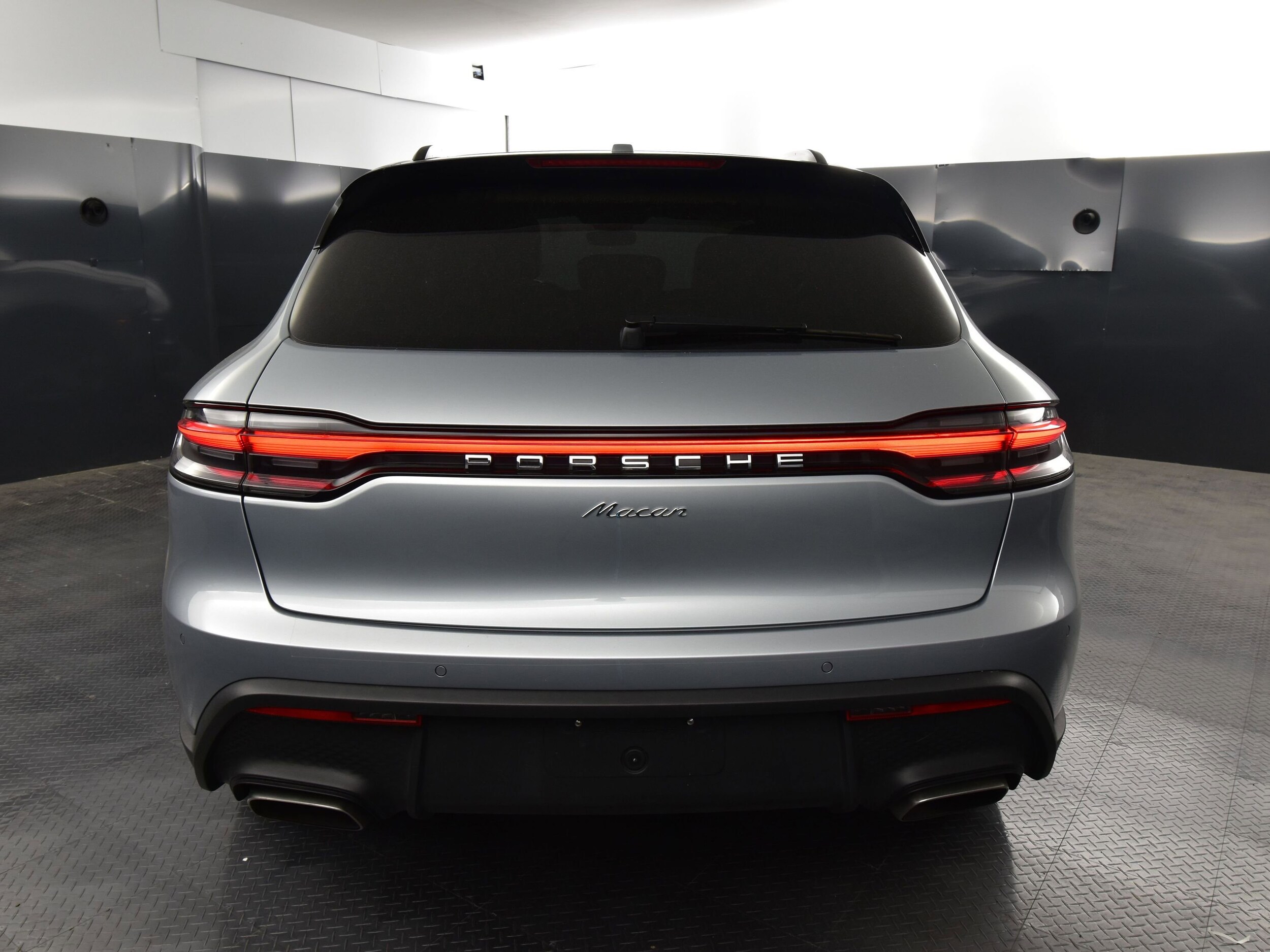 2024 Porsche Macan Base photo 4