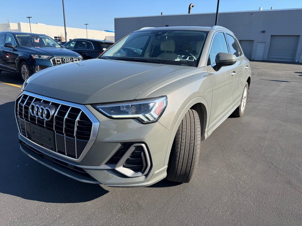 2023 Audi Q3 Premium Plus S line photo 3