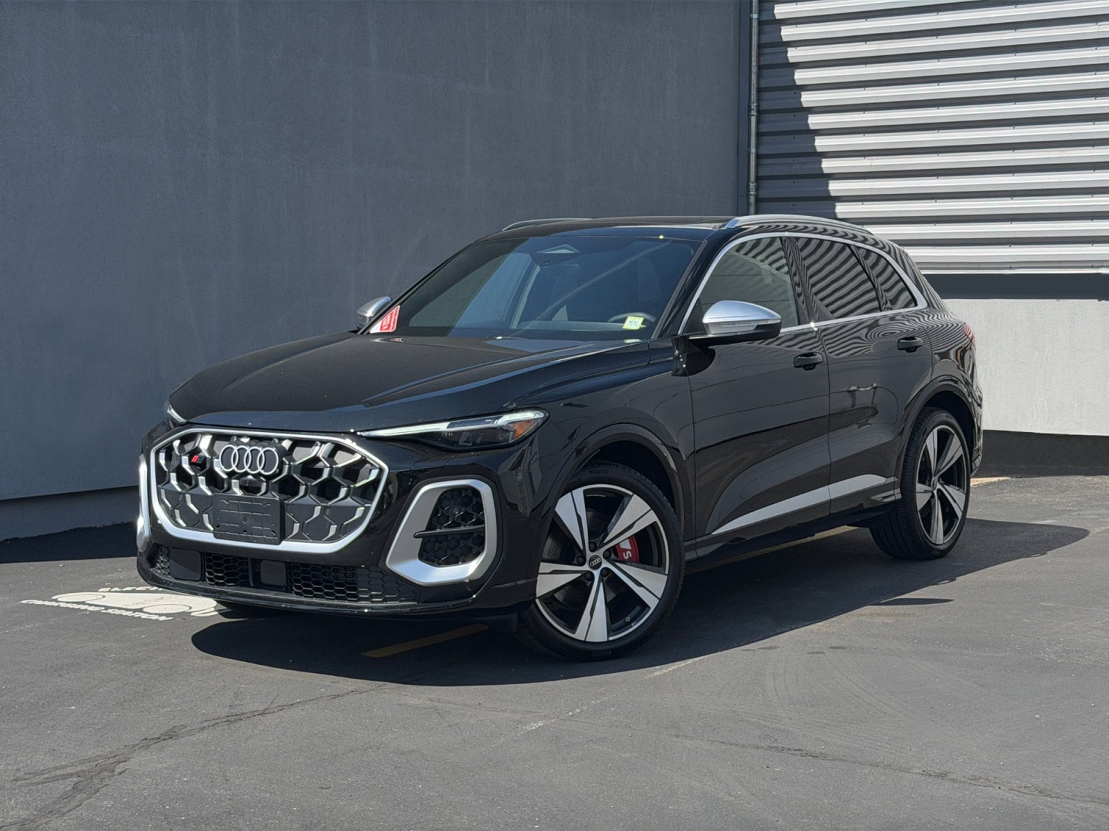 2025 Audi SQ5 Prestige's photo