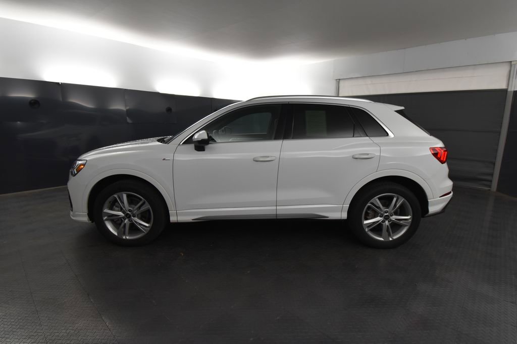 2024 Audi Q3 S line Premium Plus photo 2