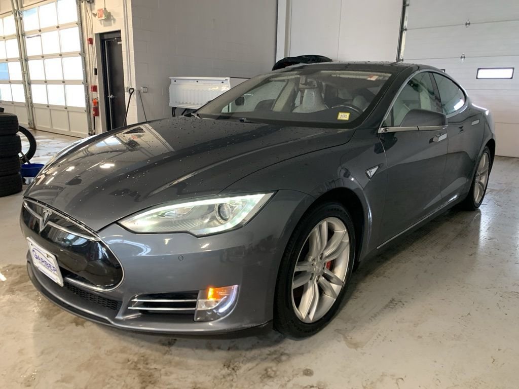 2014 Tesla Model S S's photo