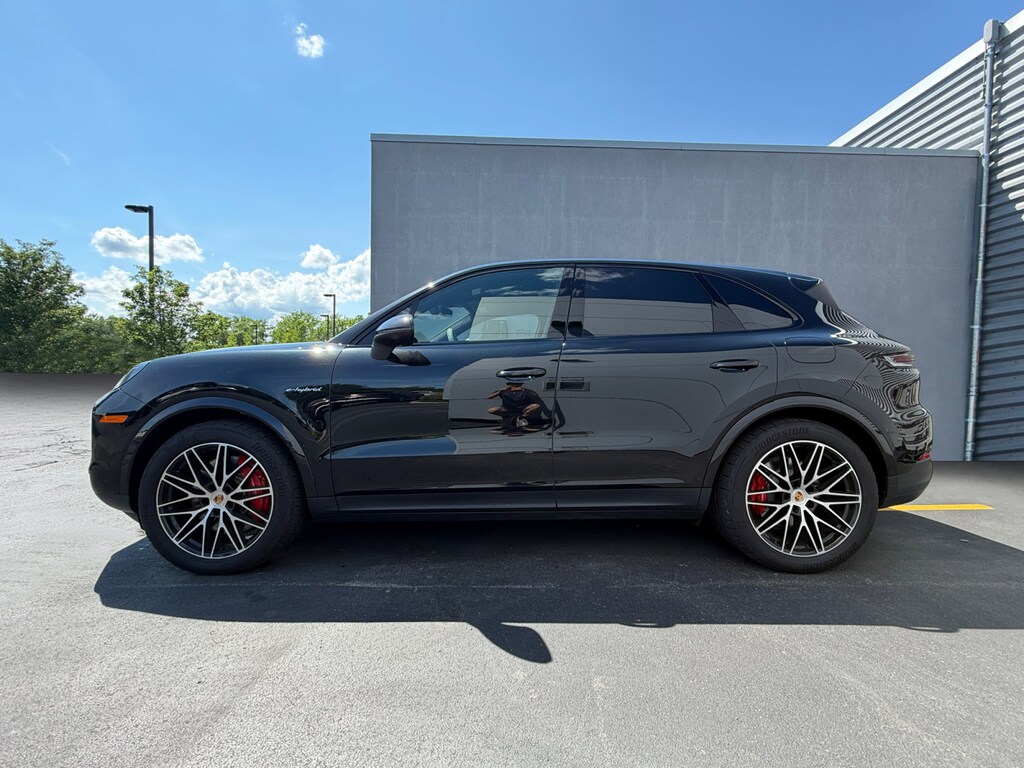 Certified 2025 Porsche Cayenne E-Hybrid S SUV