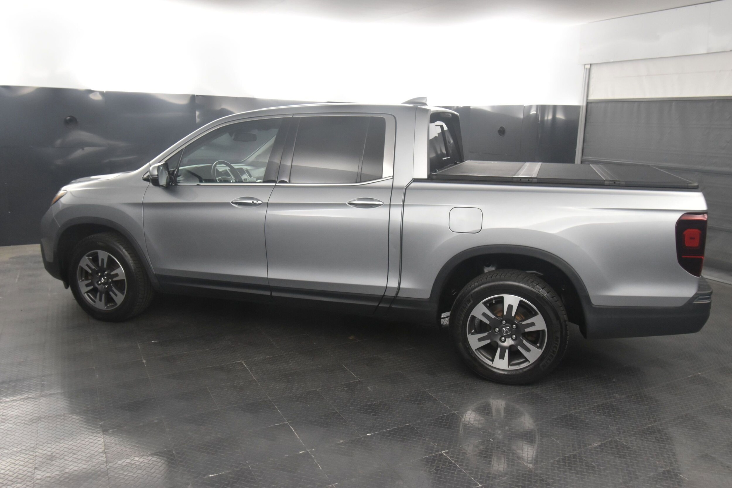 Certified 2019 Honda Ridgeline RTL-E with VIN 5FPYK3F79KB031407 for sale in Rochester, NY