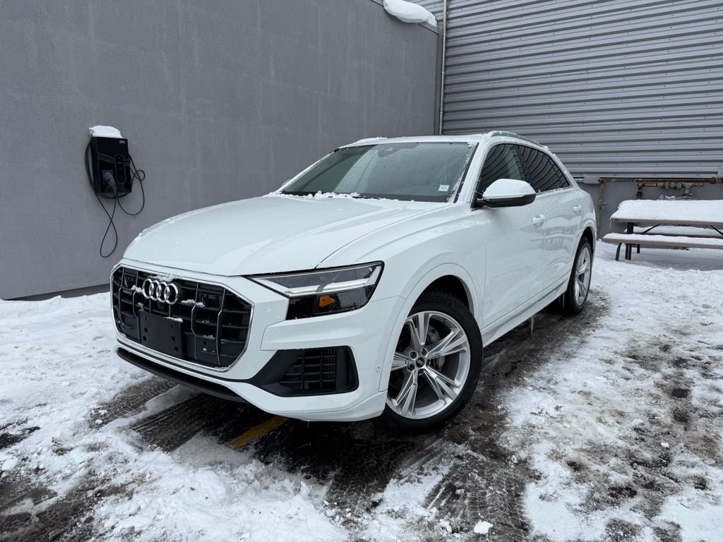 2022 Audi Q8 Premium Plus