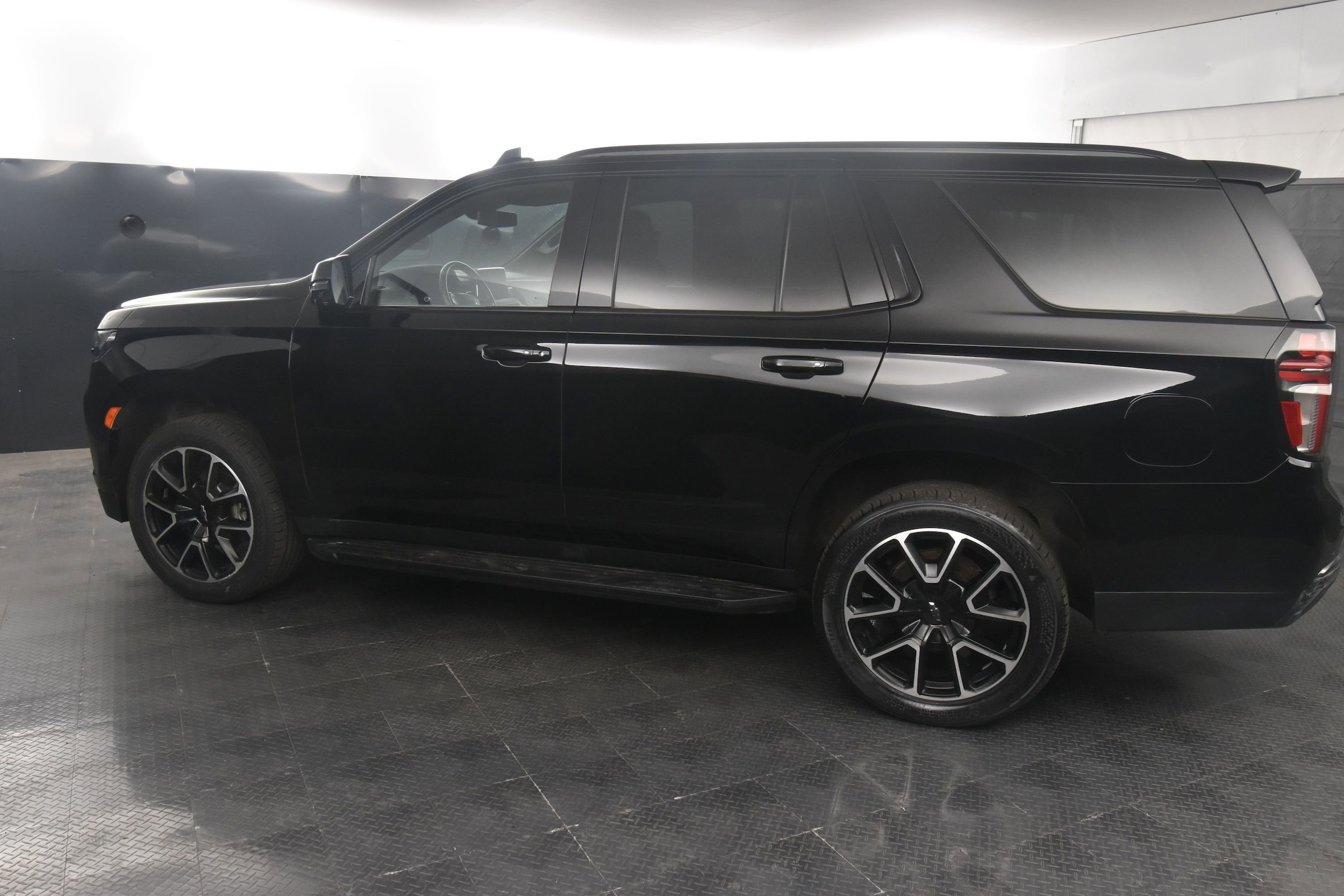 Used 2021 Chevrolet Tahoe RST with VIN 1GNSKRKD6MR316390 for sale in Rochester, NY