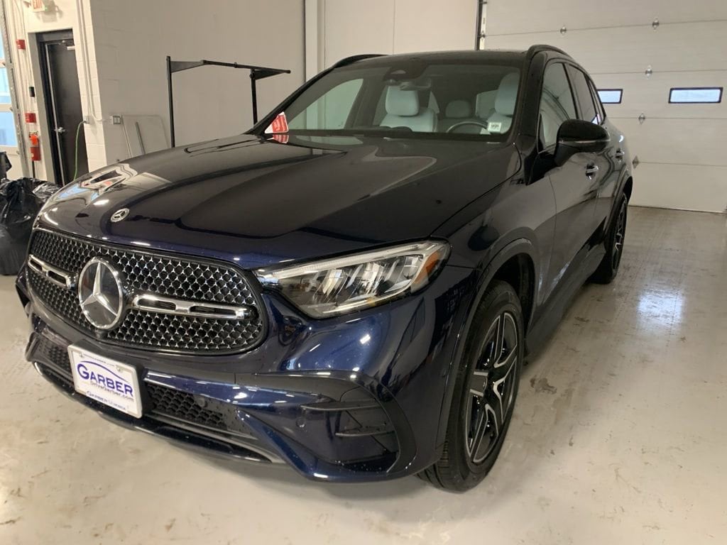 2023 Mercedes-Benz GLC GLC 300's photo