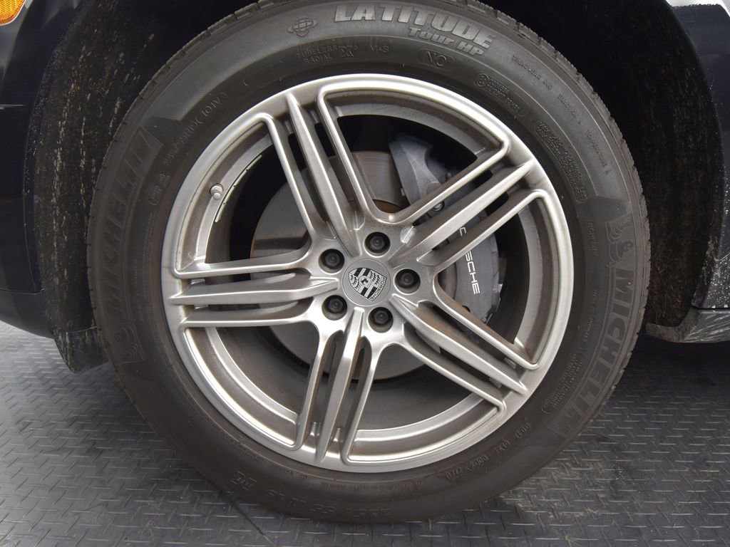 2021 Porsche Macan Base photo 3