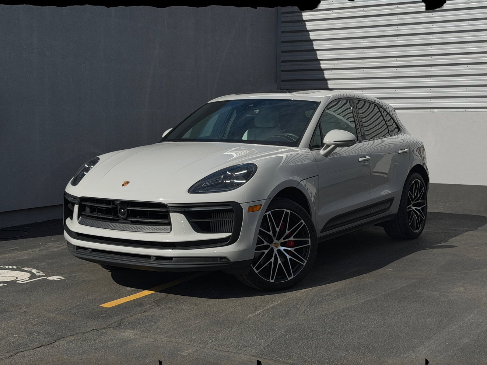 2025 Porsche Macan S