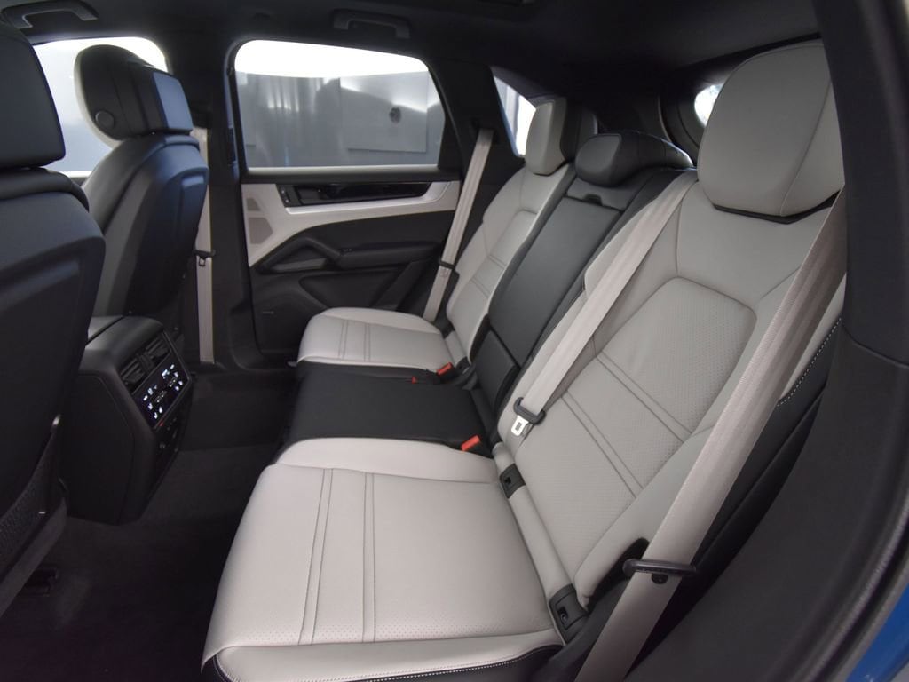 2026 Porsche Cayenne Base - Photo 16