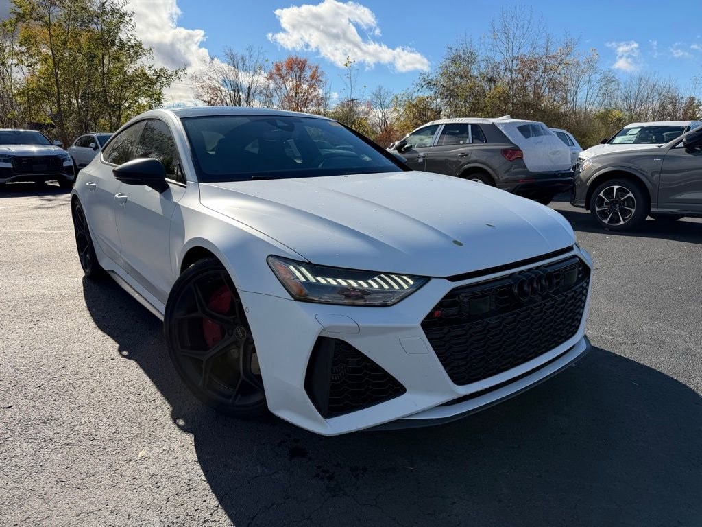 2025 Audi RS 7 Base's photo