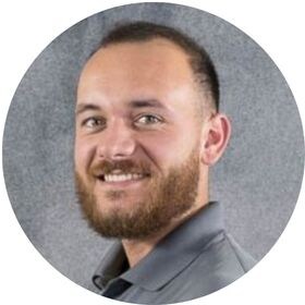 Staff member Kenny P. from ID_6a3e64