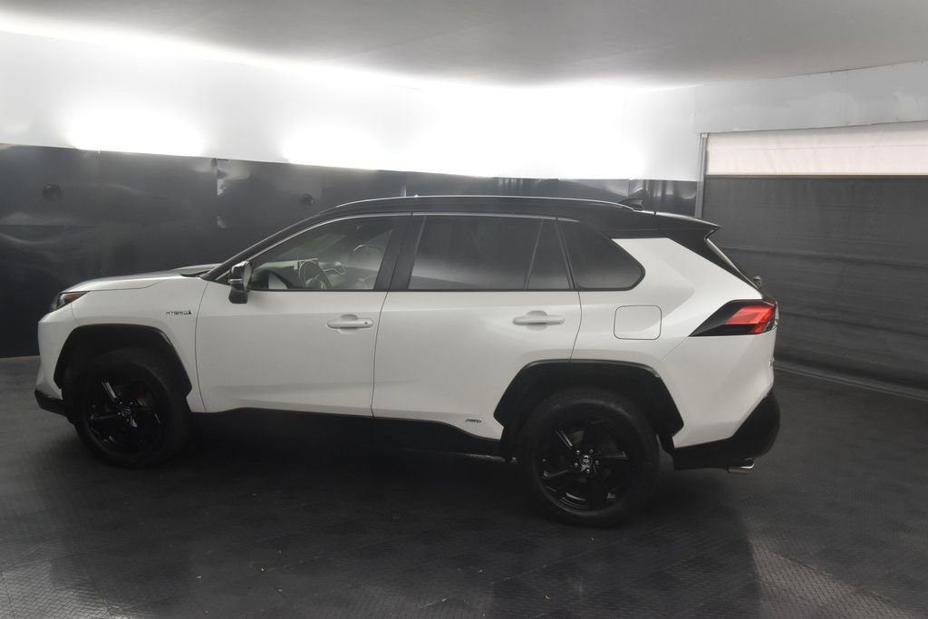 2019 Toyota RAV4 Hybrid XSE photo 2