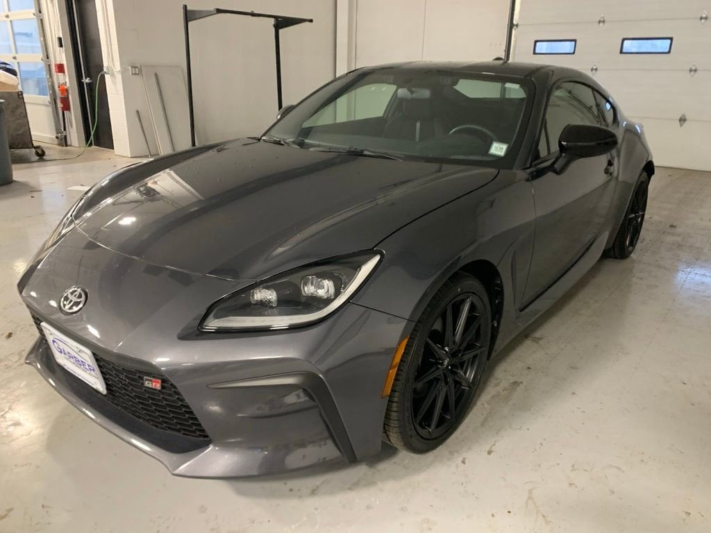 2024 Toyota GR86 Premium's photo