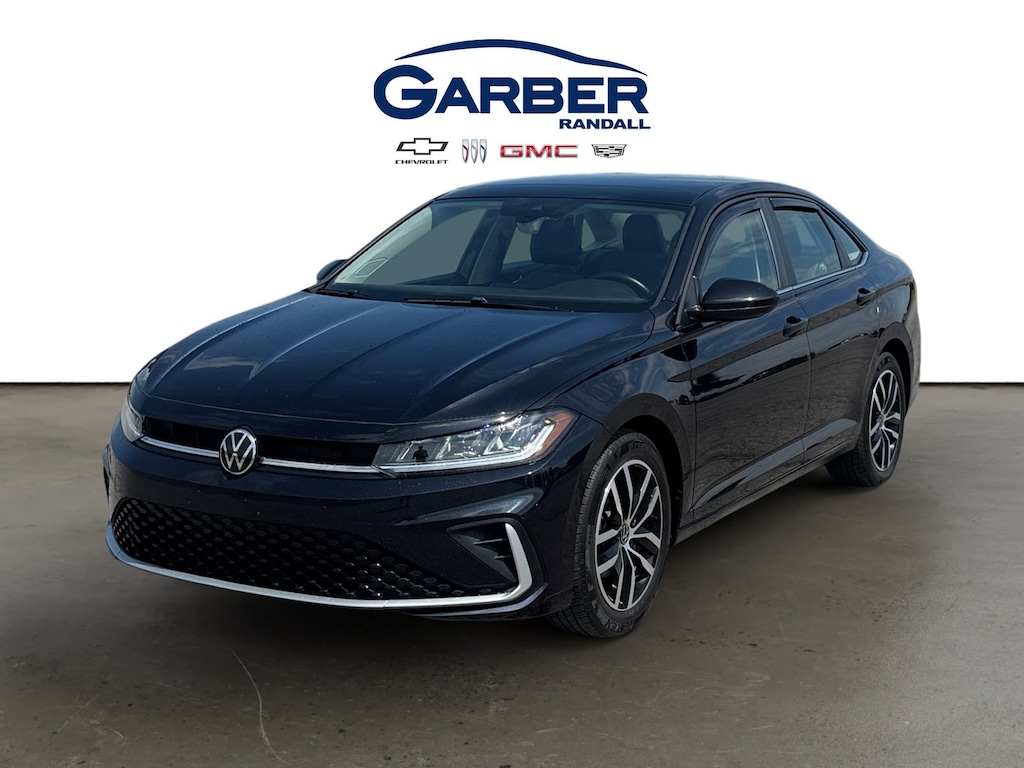 Used 2025 Volkswagen Jetta SE Sedan