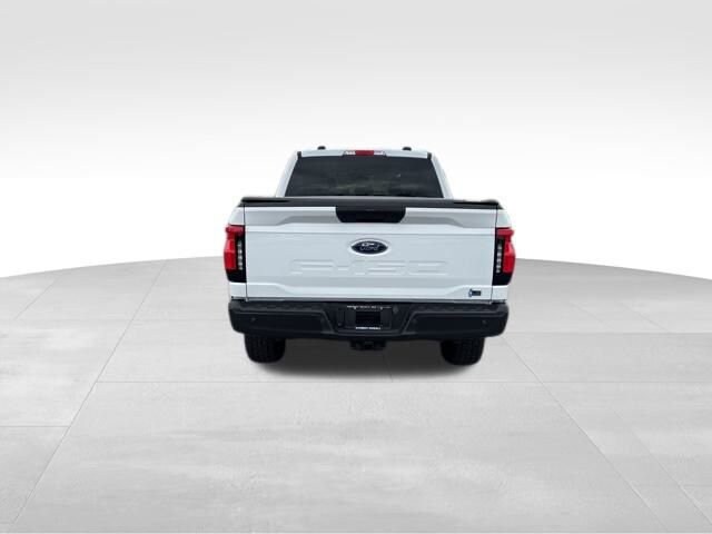 2023 Ford F-150 Lightning photo 4