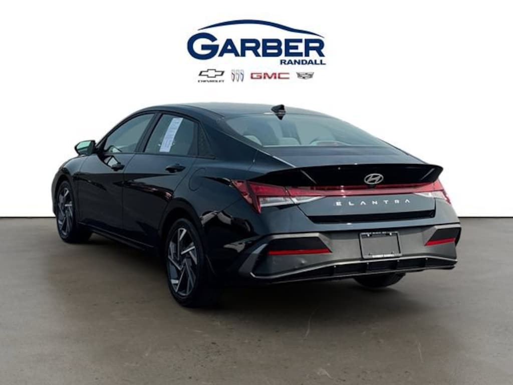 Used 2025 Hyundai Elantra SEL Sport Sedan