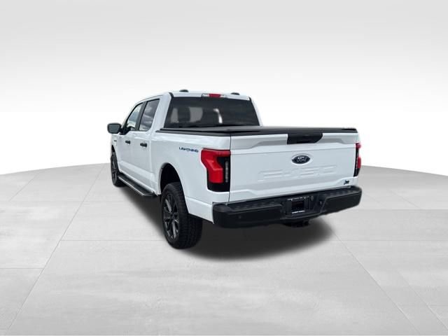 2023 Ford F-150 Lightning photo 3
