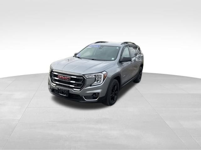 2023 GMC Terrain AT4's photo